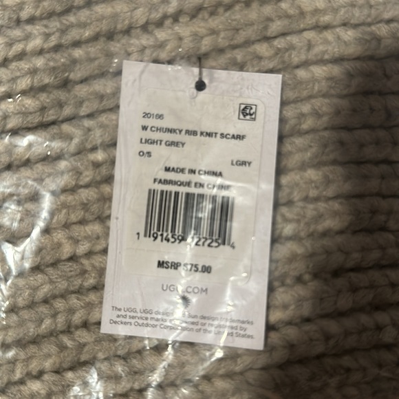 UGG Chunky Rib Scarf 🧣 BNWP! - Picture 4 of 4